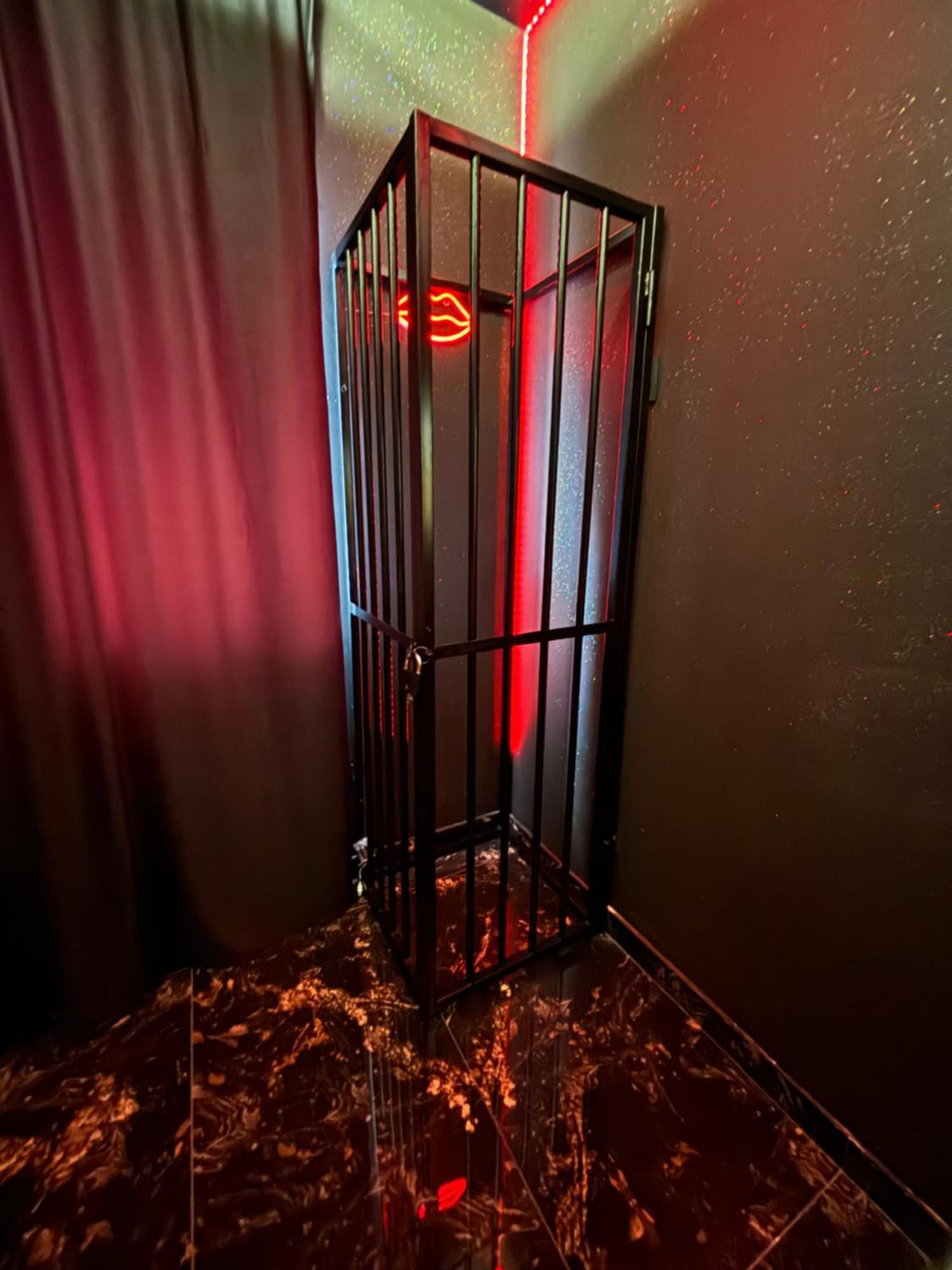 Romeo Nights - Love Rooms - Adults Only Bucarest Esterno foto