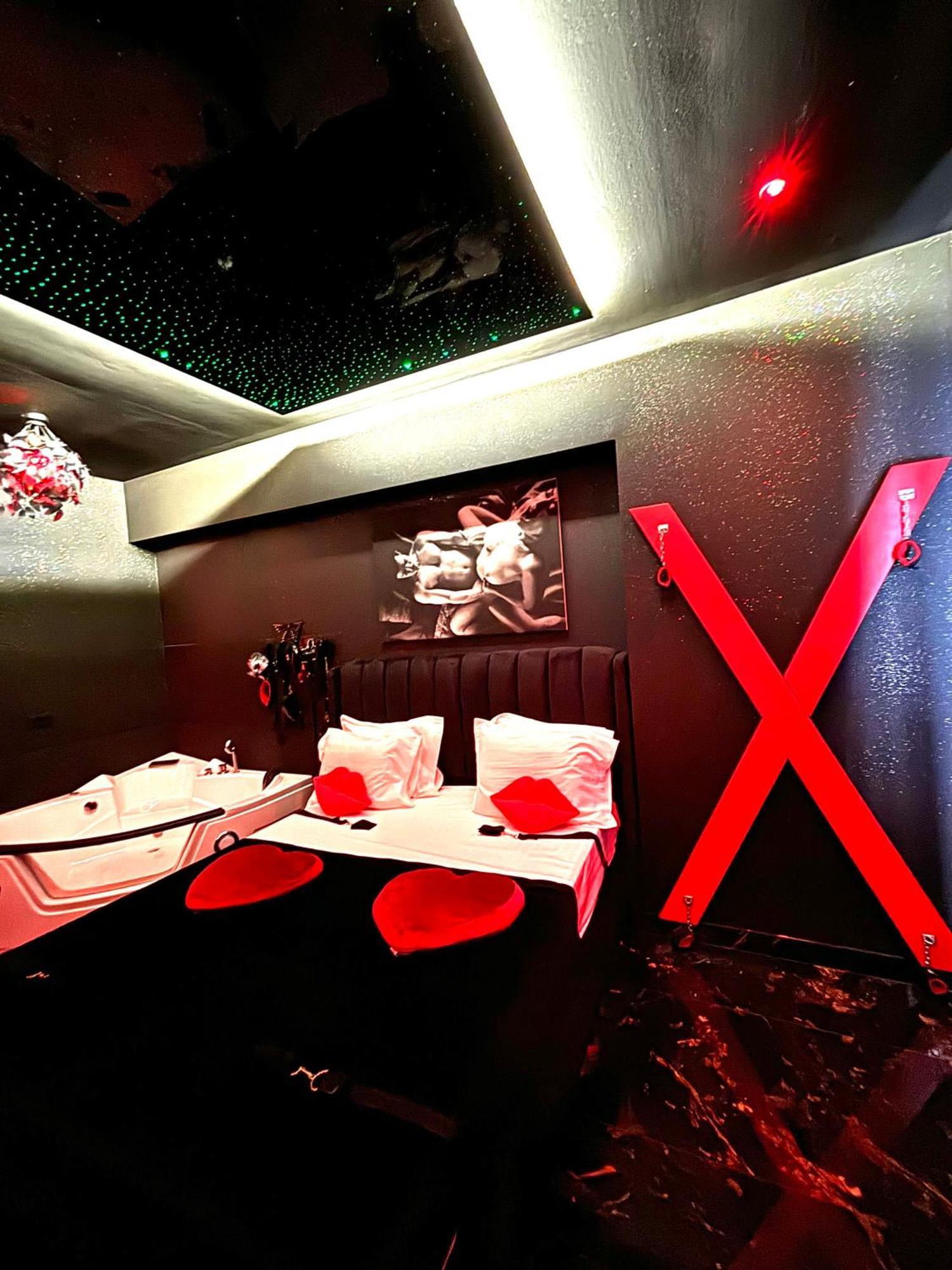 Romeo Nights - Love Rooms - Adults Only Bucarest Esterno foto