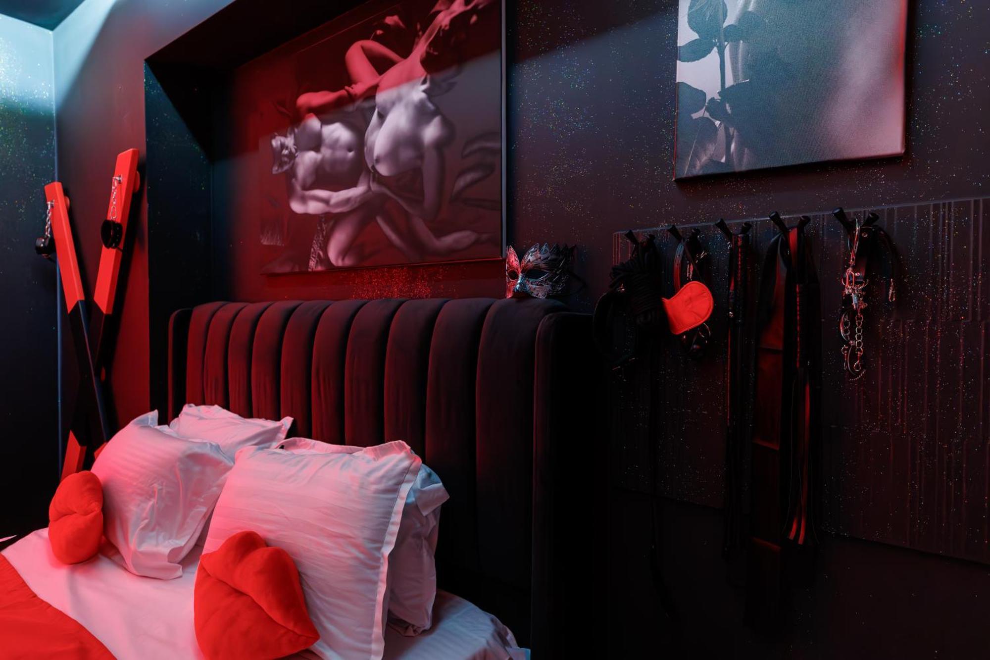 Romeo Nights - Love Rooms - Adults Only Bucarest Esterno foto